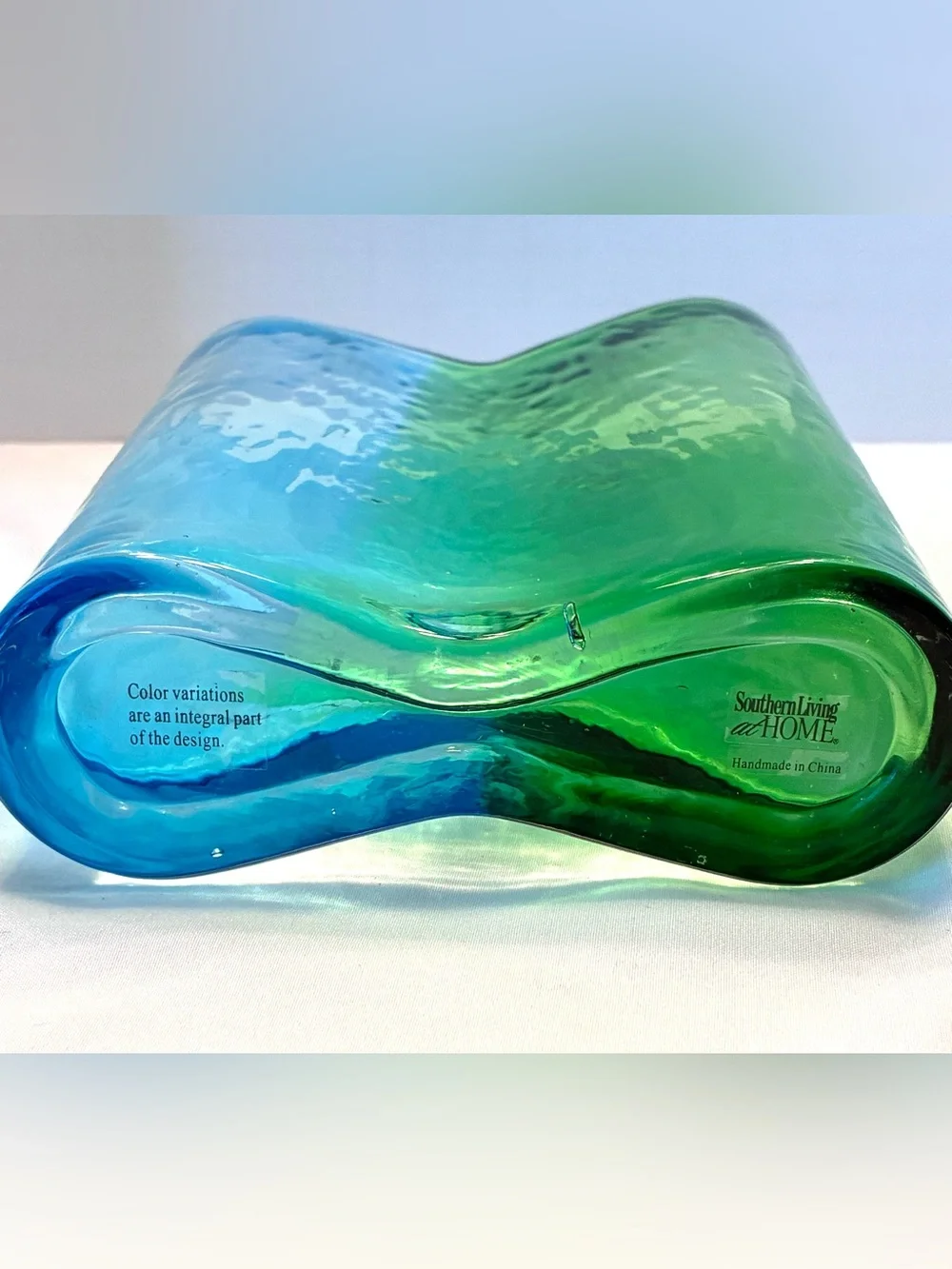 Vintage Southern Living at Home blown art glass wave infinity vase